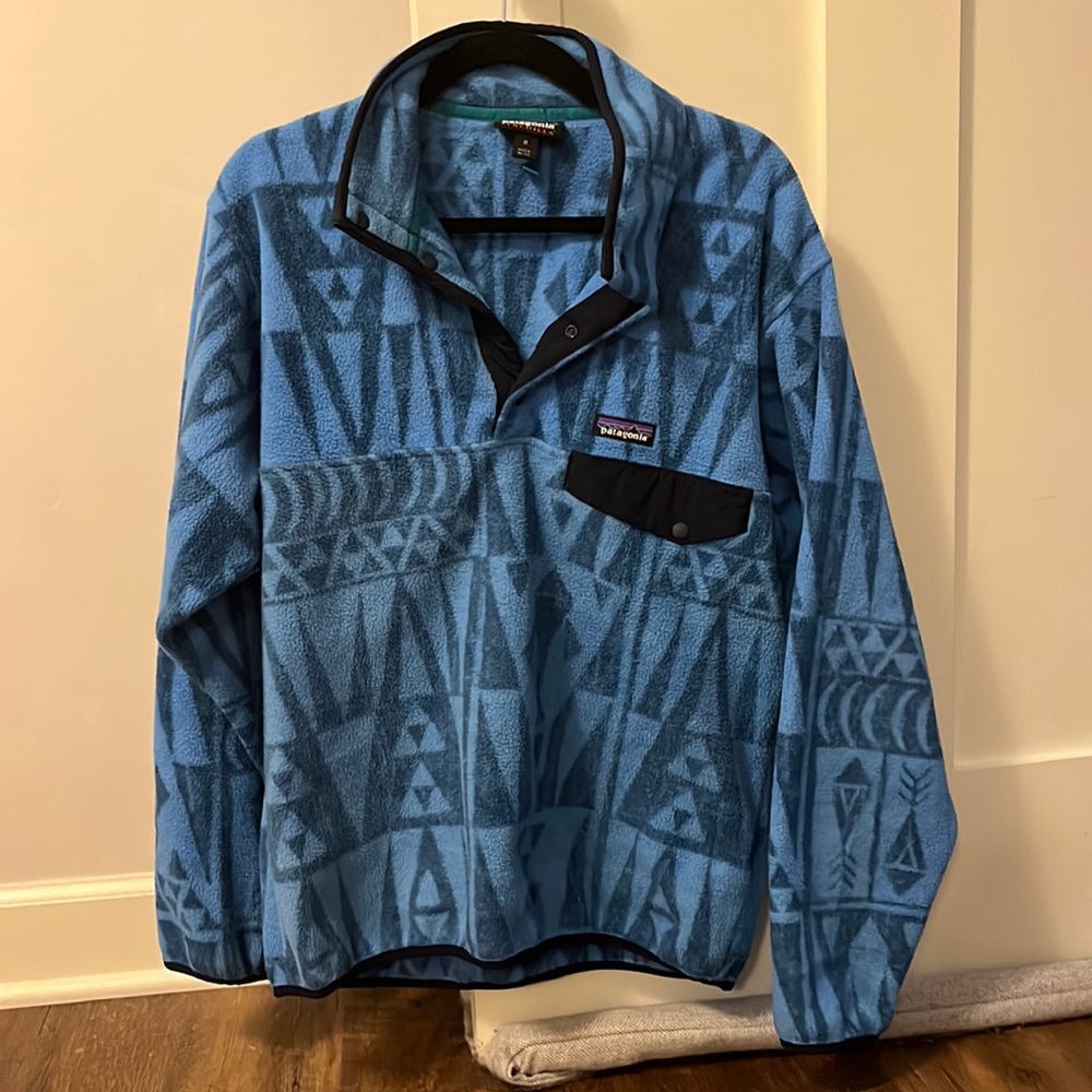 Patagonia Synchilla Pullover in blue fish pattern